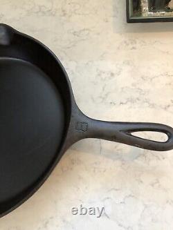 Griswold 8 Cast Iron Skillet Fry Pan 704 ERIE PA USA Double Pour