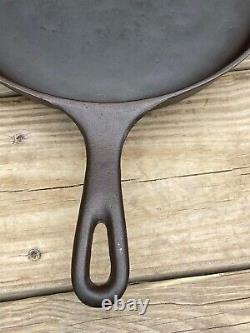 McClary Cast Iron #9 Skillet Made in Canada