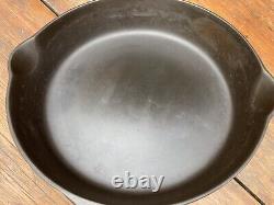 Pre Griswold Erie #8 Third Series Cast Iron Skillet